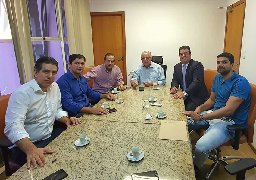 Deputado Marquinho Viana participa de audiência na SDR com prefeito de Érico Cardoso e o vice de Paramirim