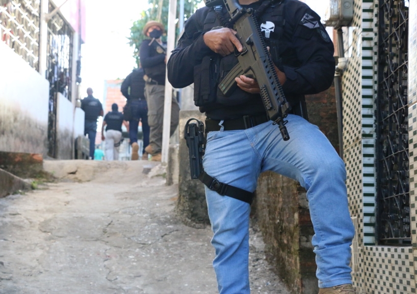 Miliciano envolvido na morte de contraventor do RJ é preso na BA