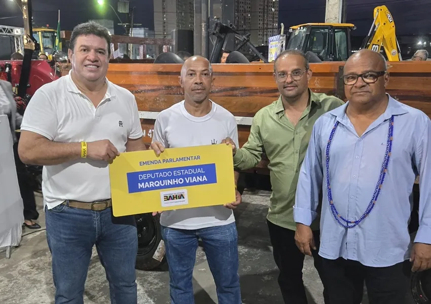 Deputados entregam quatro tratores agrícolas para comunidades de Livramento