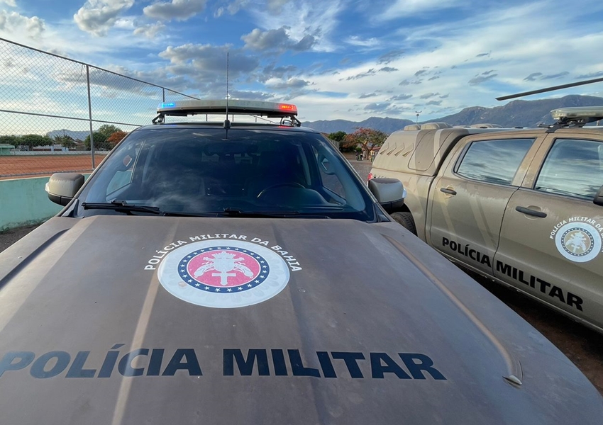 Motorista tem caminhonete roubada por homens armados em estrada de Livramento de Nossa Senhora