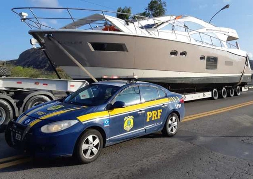 Em menos de 15 dias, segundo barco de luxo é apreendido na BR-116