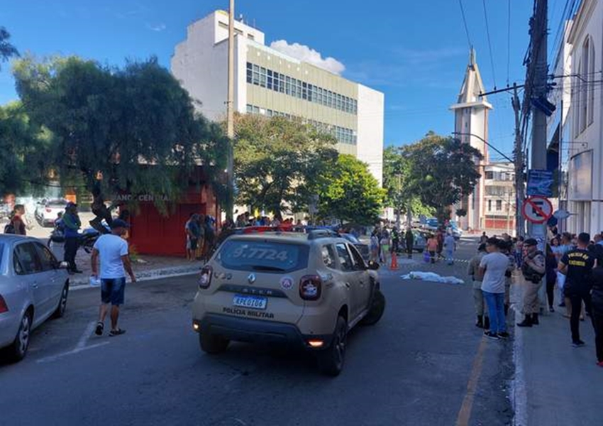 Mulher morre após ser atropelada por moto enquanto atravessava rua em Conquista