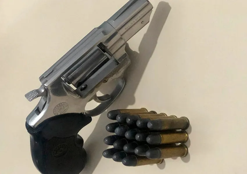 PM recupera motos furtadas e apreende arma em Caetité