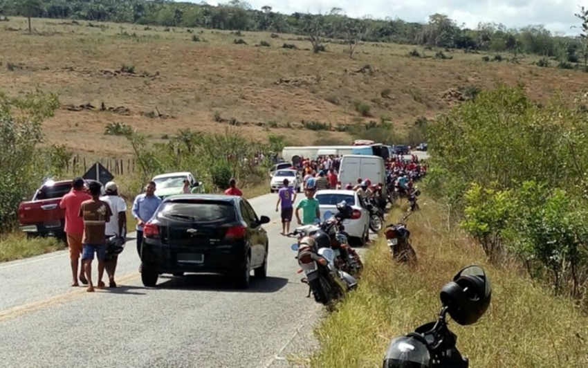 Mesmo com braço decepado em acidente com mortos, mulher ajudou a socorrer vítimas