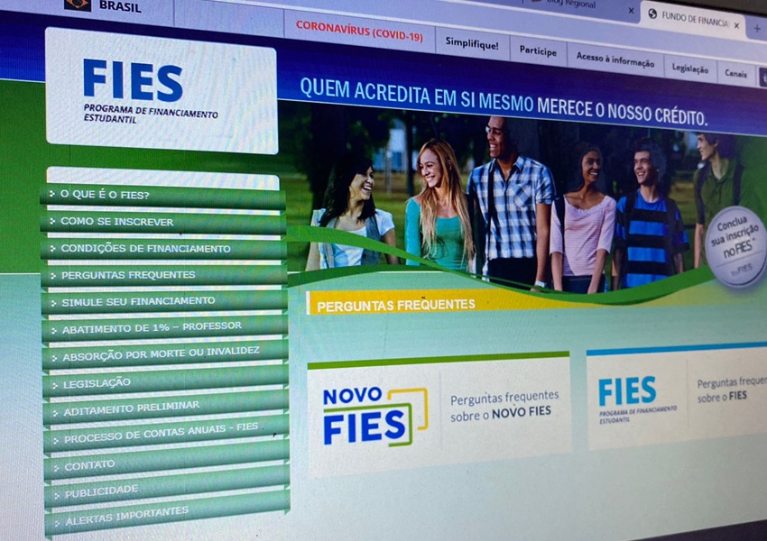 Lei que permite renegociação de dívidas do Fies é sancionada