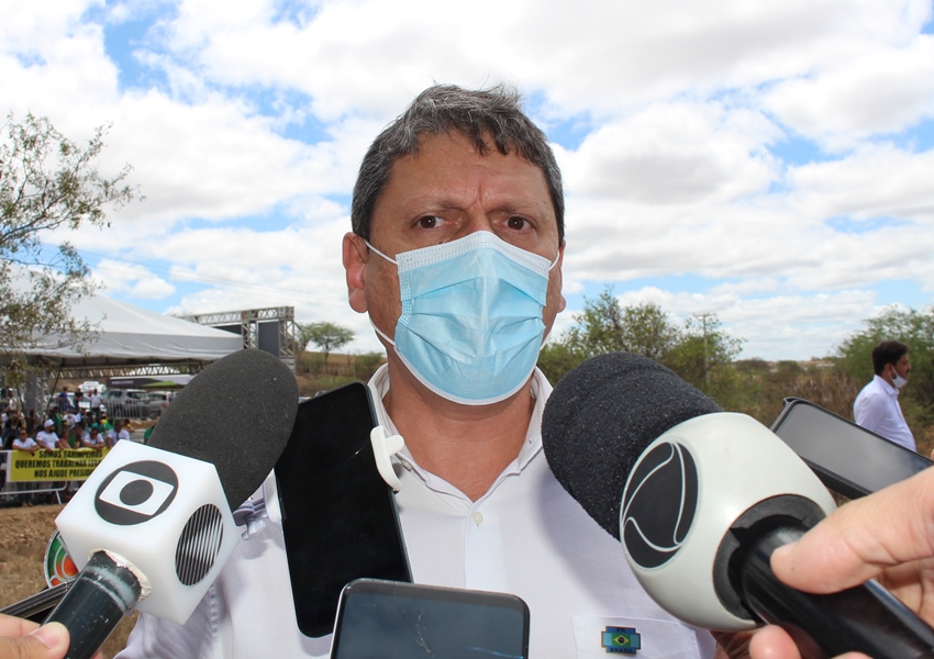 Tarcísio prioriza busca por prefeitos como aliados contra Haddad