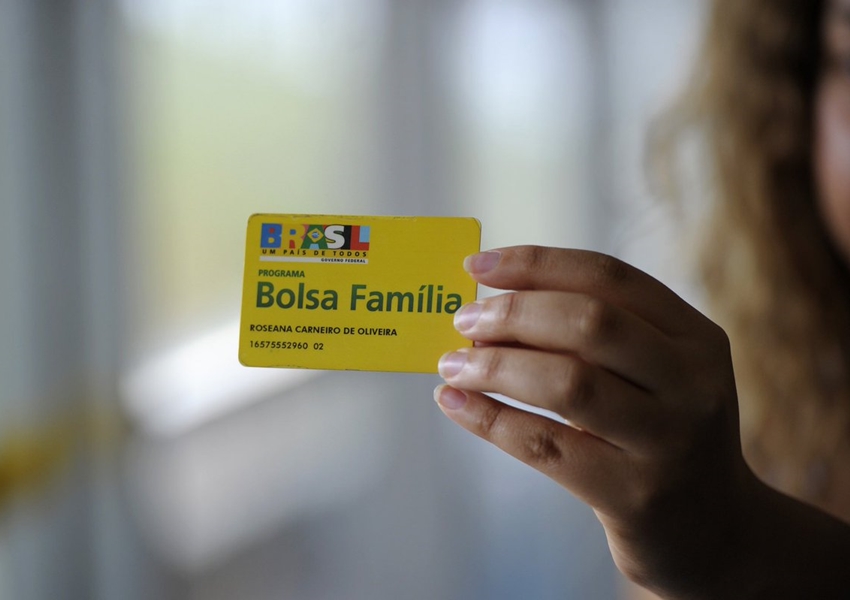 Auxílio emergencial é pago a beneficiários do Bolsa Família com NIS 5
