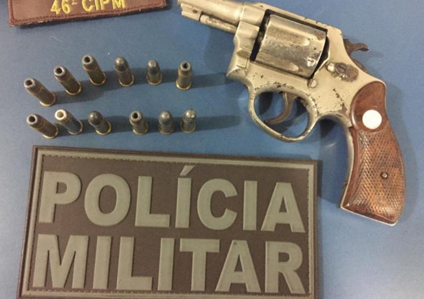 Paramirim: Trio é detido acusado de porte ilegal de arma de fogo