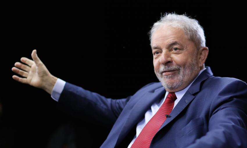 "Quero disputar com alguém com logotipo da Globo na testa", diz Lula sobre Huck