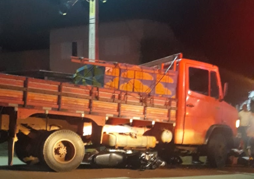 Livramento: Motociclista fica ferido após colisão com caminhão no bairro Taquari
