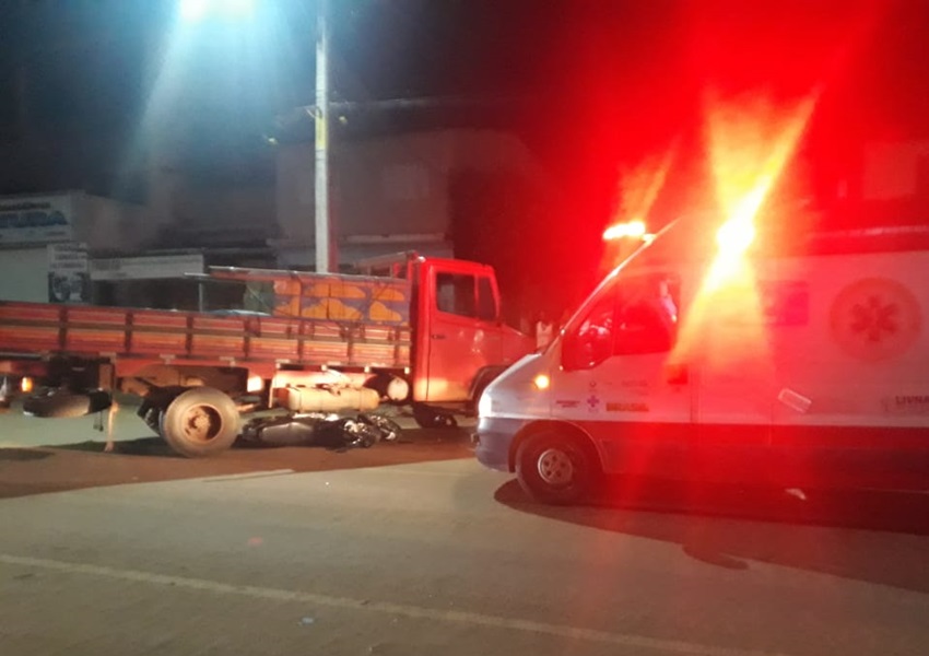 Livramento: Motociclista fica ferido após colisão com caminhão no bairro Taquari