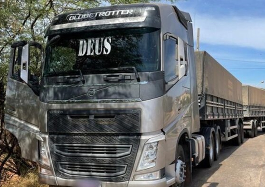 Carga de farinha de trigo irregular é apreendida na Bahia