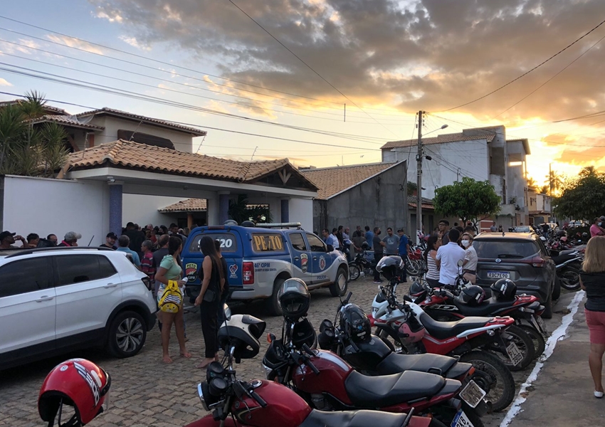 Livramento: uma multidão consternada se fez presente no velório da jovem Maria Eduarda