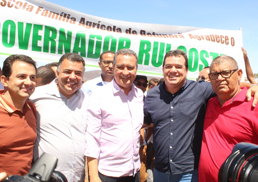 Deputado Marquinho Viana acompanha Governador Rui Costa em entrega de obras em Paramirim