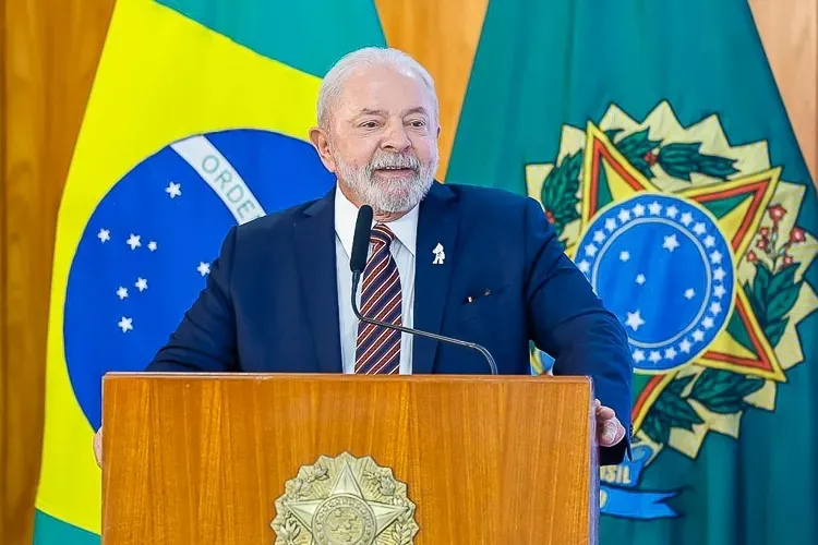 Lula parabeniza novo Papa Leão XIV e defende valores humanitários em mensagem oficial