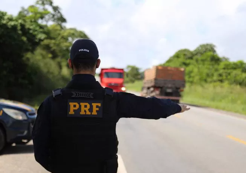 PRF cumpre mandado de prisão e prende motorista de caminhão na Chapada Diamantina