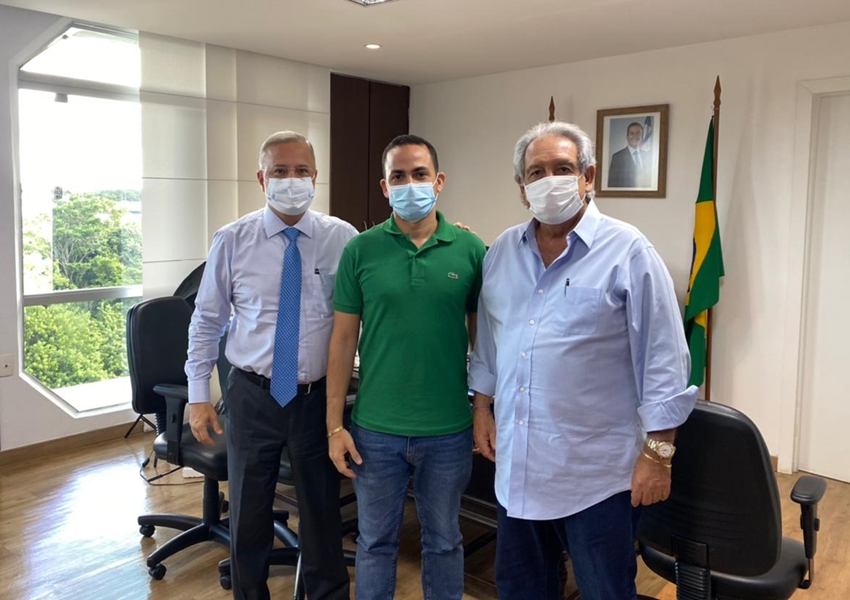 Ituaçu: Prefeito Phellipe Brito recebe dois respiradores para dar suporte aos pacientes com Covid 19