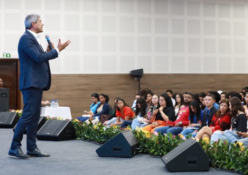 Lideranças estudantis da rede estadual apresentam propostas para a educação ao governador