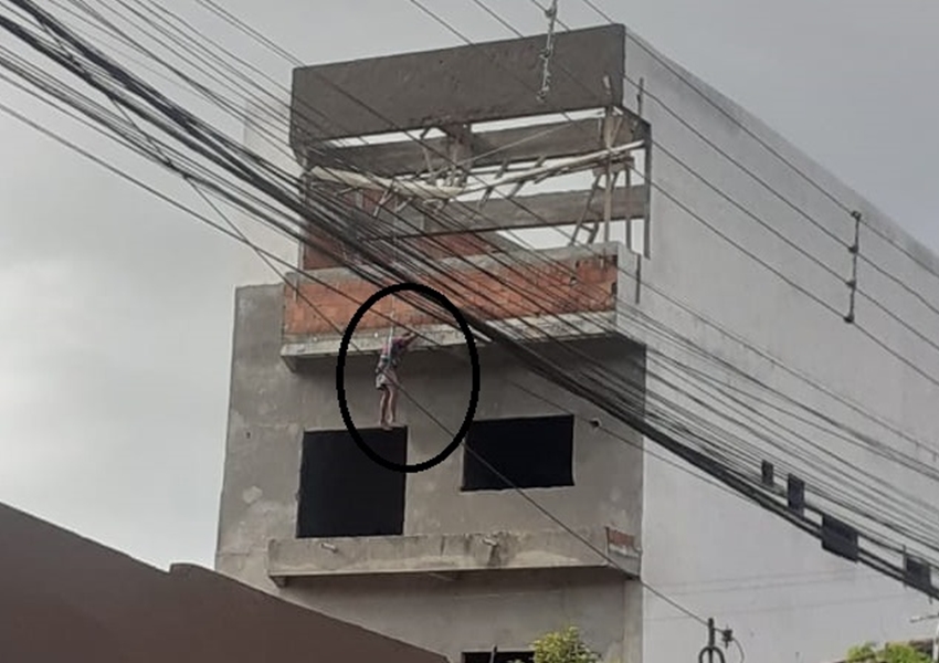 Ipiaú: Trabalhador cai de andaime e é salvo pelo cinto de segurança