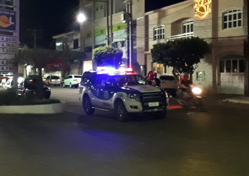 Dois homens são encaminhados à delegacia após briga em bar de Livramento