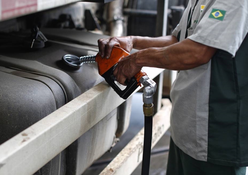 Preço do diesel aumenta 23,4% na Bahia e economista explica impacto no consumidor geral: 'Efeito cascata'