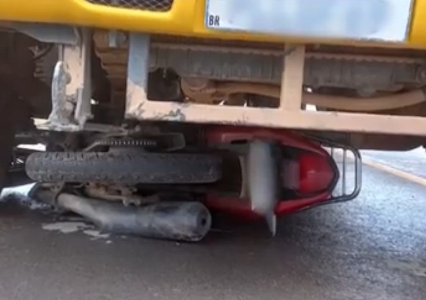 Homem morre em colisão entre motocicleta e ônibus escolar em Barreiras