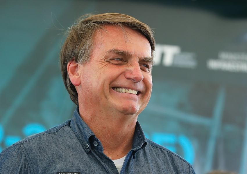 Bolsonaro zera PIS e Cofins do diesel e do gás de cozinha