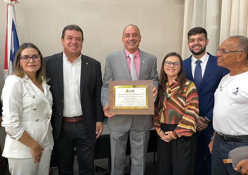 Deputado Marquinho Viana homenageia o médico infectologista Antônio Carlos Bandeira