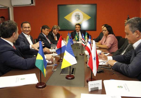 Em reunião com governadores, Rui defende divisão de recursos do pré-sal