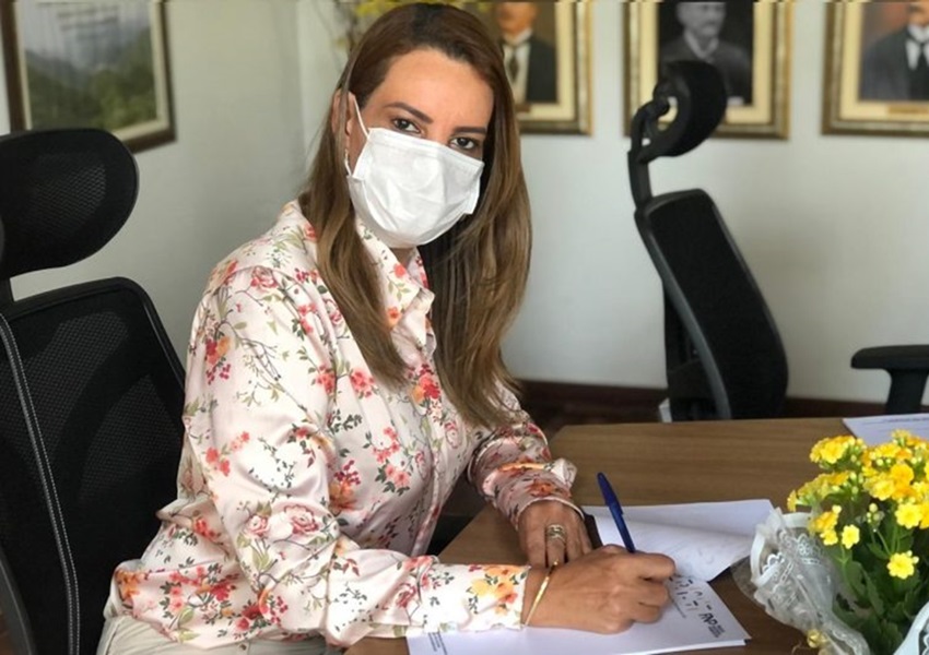 Prefeitura de Vitória da Conquista assina protocolo de intenções para aquisição de vacinas contra a Covid-19