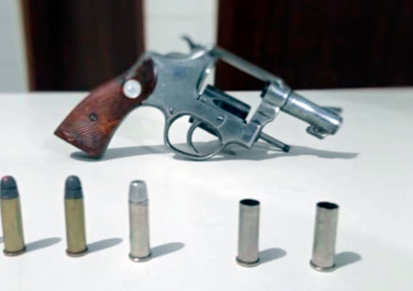 Homem é detido porte ilegal de arma de fogo e posse de veículo com restrição de furto/roubo