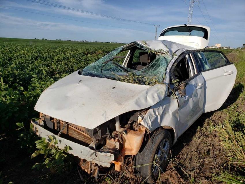 Duas mulheres ficam feridas após carro onde estavam capotar no oeste da Bahia