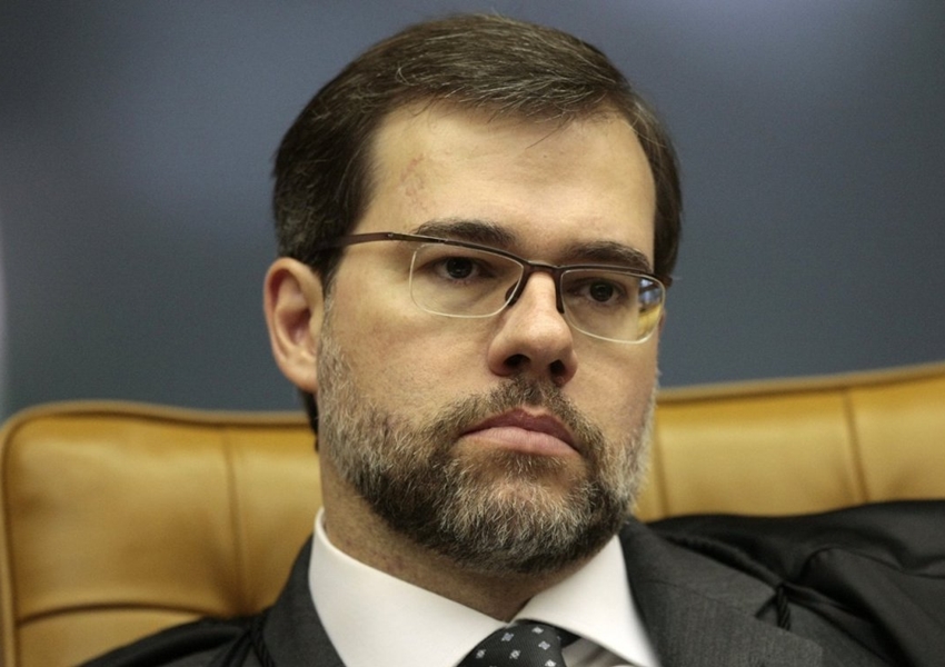 Presidente do STF proíbe entrevista de Lula e manda caso para plenário