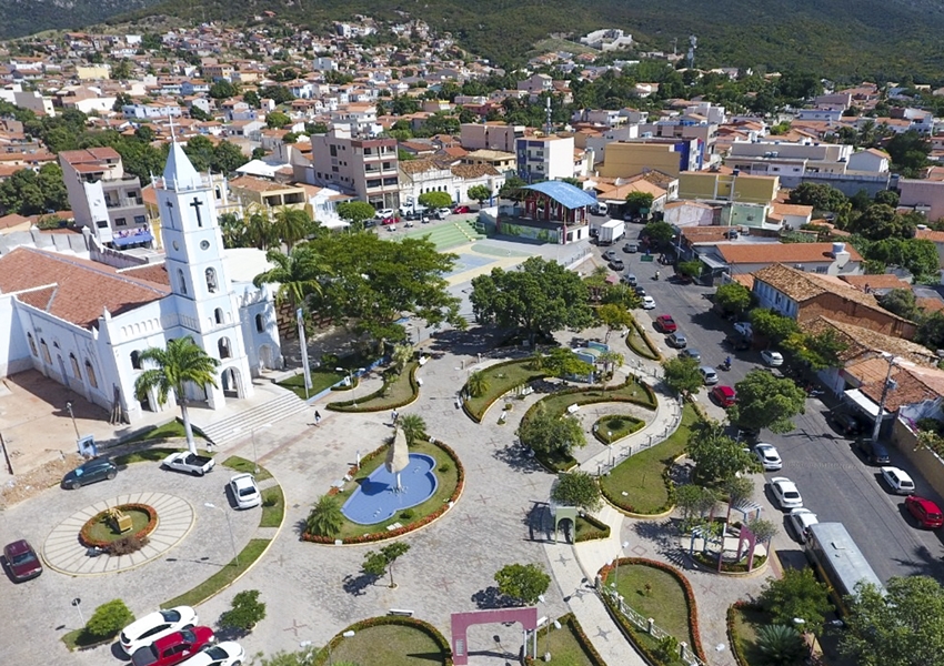 MP-BA recomenda retirada de nomes de pessoas vivas de bens públicos em Macaúbas