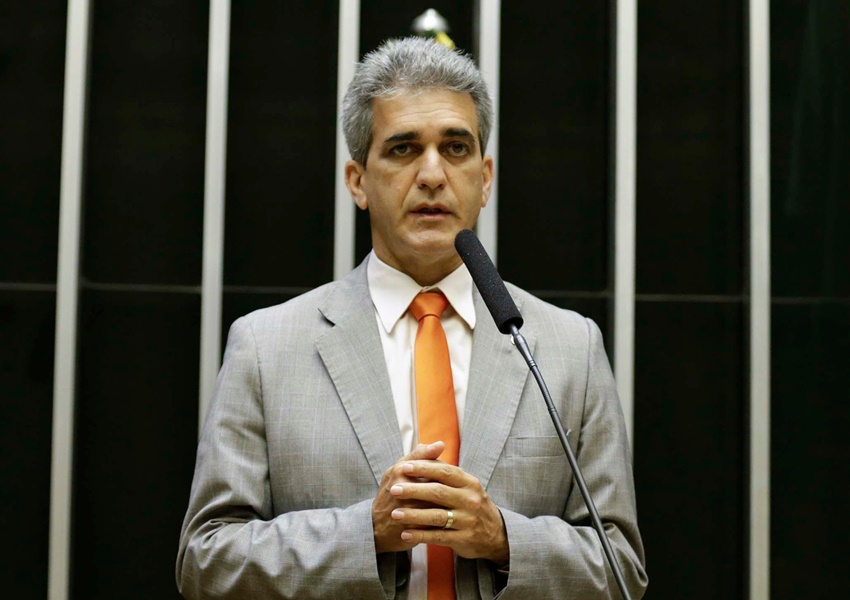 Deputado Robinson inaugura comitê e projeta vitória de Lula e Jerônimo: 'No 1° turno'