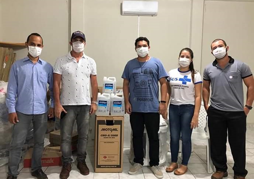 Dom Basílio: Empresário Fábio Bonfim realiza doação de 60 litros de álcool em gel para Secretaria de Saúde
