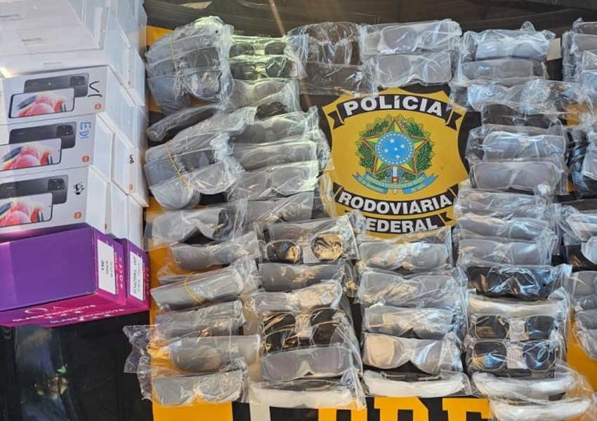 Ação da PRF resulta na apreensão de mercadorias ilegais em ônibus interestadual