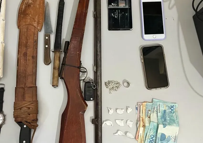 Ação da 46ª CIPM no bairro Estocada resulta em prisões e apreensão de armas e drogas