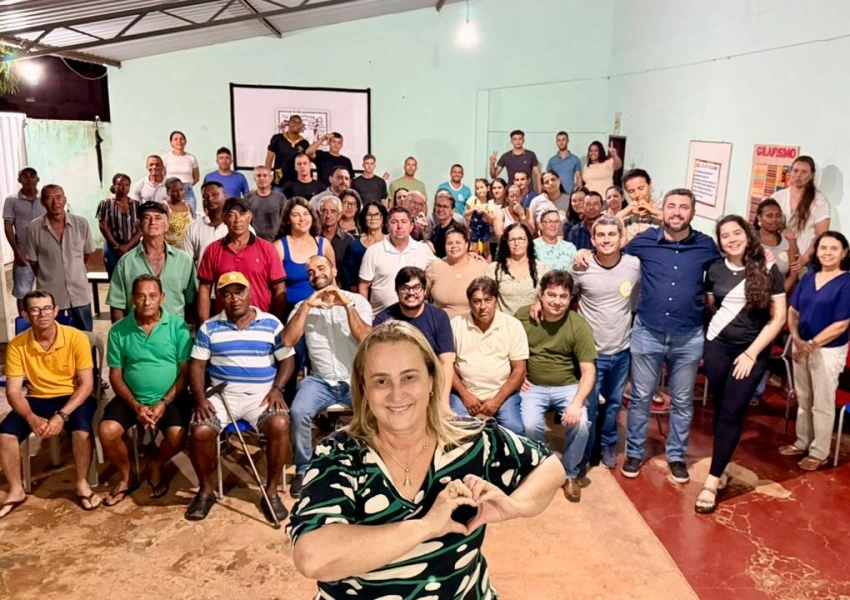 Joanina Sampaio vai ao Mucambo e dialoga com moradores sobre demandas locais