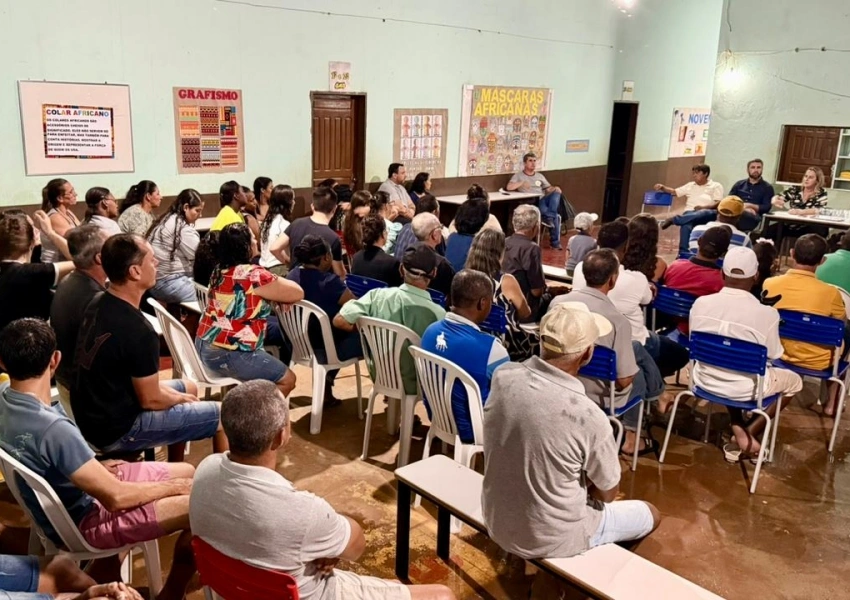 Joanina Sampaio vai ao Mucambo e dialoga com moradores sobre demandas locais