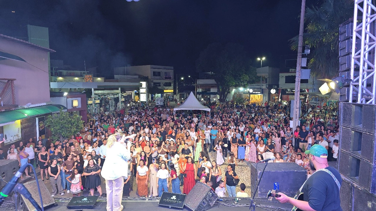 Com shows de Théo Rúbia e Gabi Sampaio, Dia do Evangélico reúne fiéis em Livramento