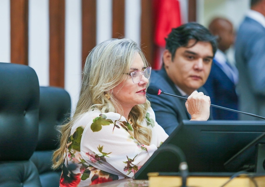 Votação na ALBA atravessa a madrugada e termina às 6h50