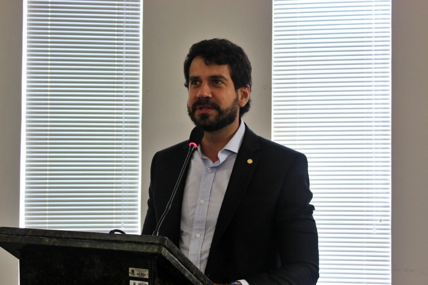 Ao ser homenageado, Manuel Rocha afirma que título amplia responsabilidade com Livramento