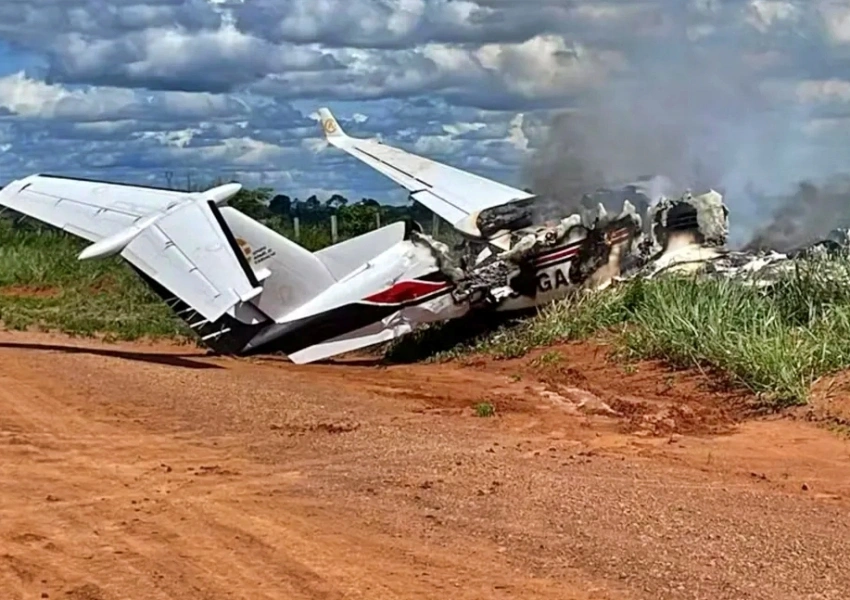 Avião com deputado federal faz pouso de emergência após princípio de incêndio