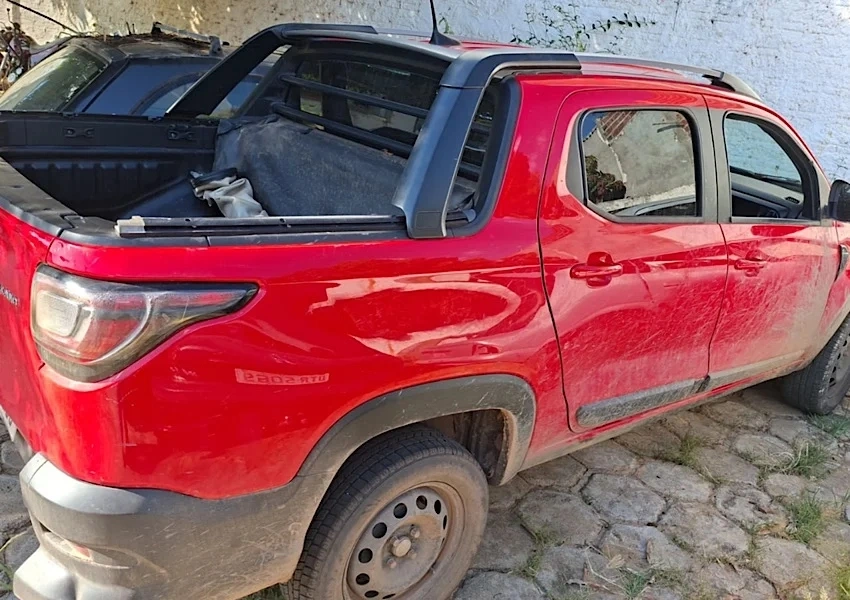 Carro com indícios de adulteração é apreendido pela Polícia Civil em Livramento