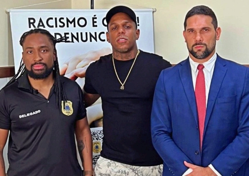 Cantor 'Oh Polêmico' denuncia caso de racismo em salão na RMS