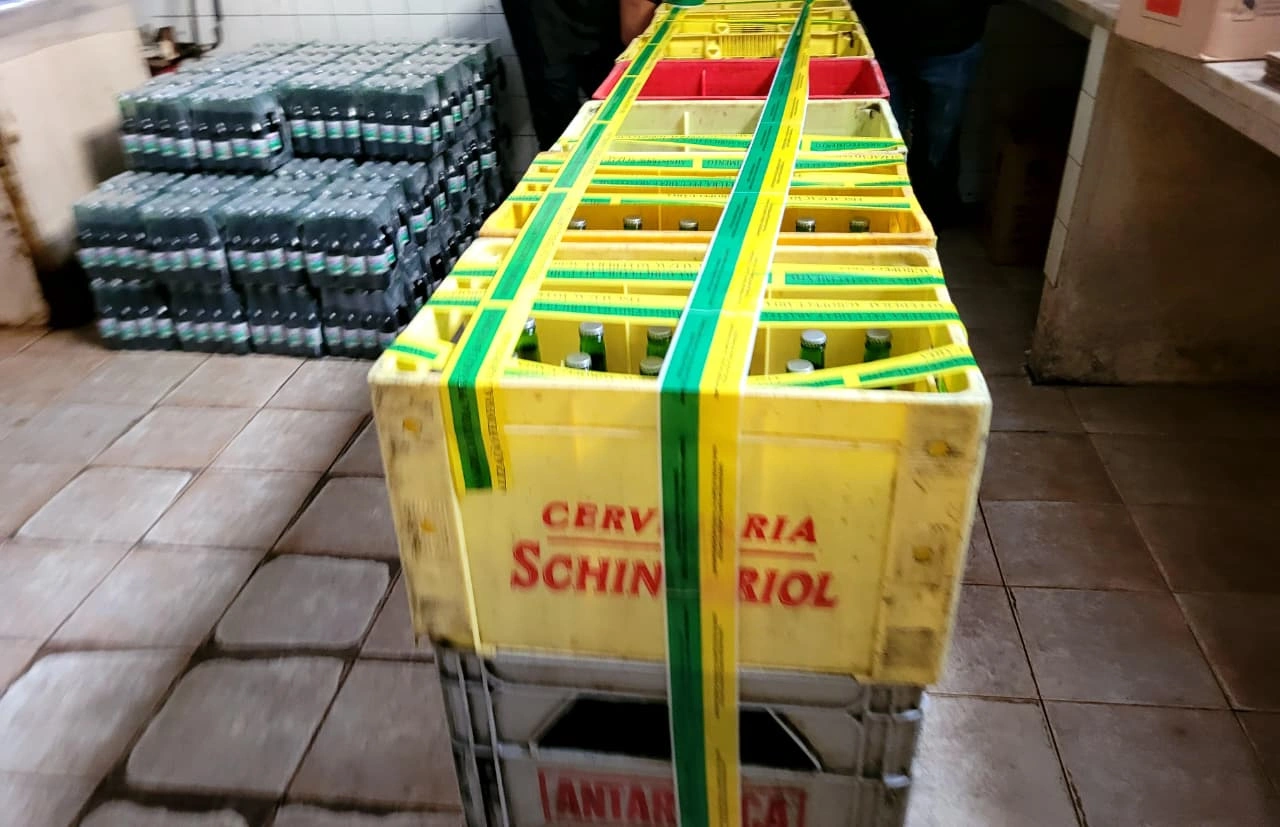 Polícia fecha fábrica clandestina de bebidas em Vitória da Conquista