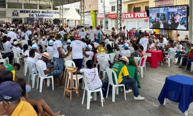 Festival de Reisado reúne 22 grupos e celebra tradição cultural em Tanhaçu