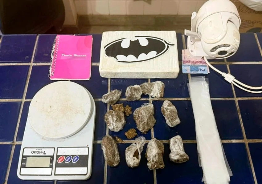 Homem é preso por suspeita de tráfico de drogas em Livramento de Nossa Senhora