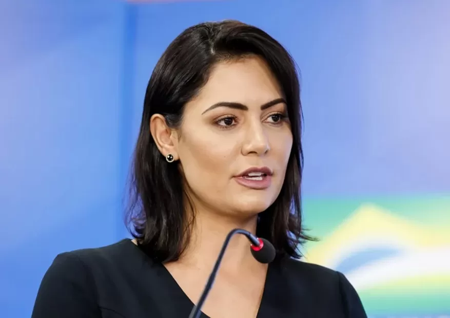 Pesquisa indica Michelle Bolsonaro como possível candidata para enfrentar Lula em 2026